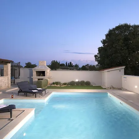 Holiday home Georgine Mit Pool *