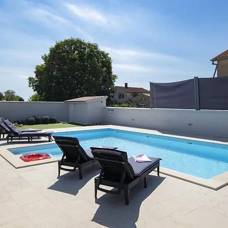 Holiday home Georgine Mit Pool *