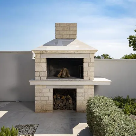 Holiday home Georgine Mit Pool Pula
