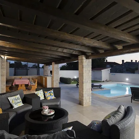 Holiday home Georgine Mit Pool