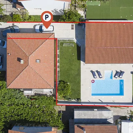 Georgine Mit Pool * Pula