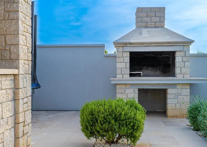 Holiday home Georgine Mit Pool