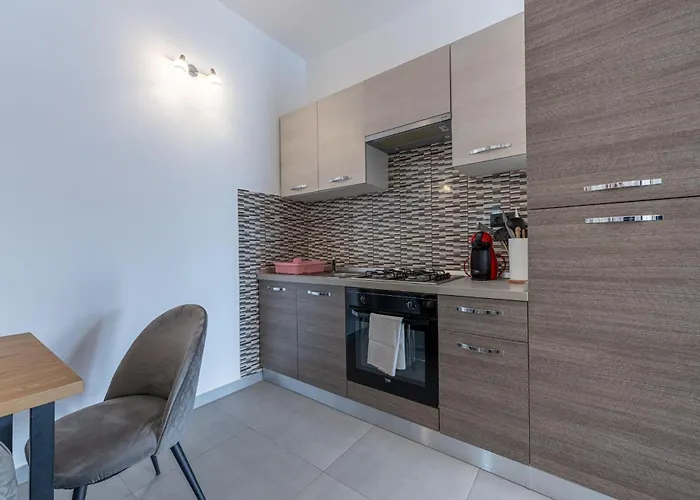 Georgine Mit Pool Holiday home *